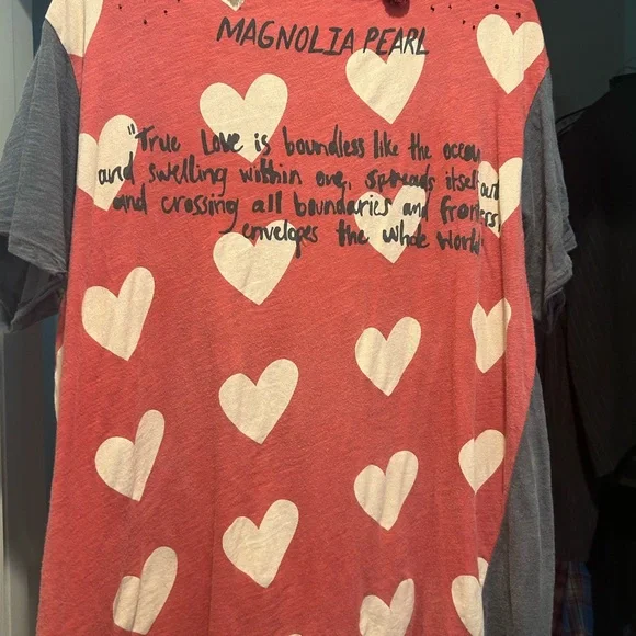 Magnolia Pearl Gray Graphic Tee - Picture 5 of 12